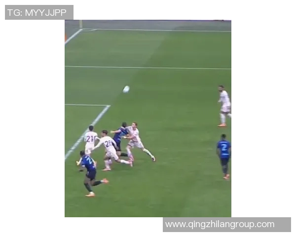 姆巴佩精彩过人引发冲突博伊罗愤怒推倒对手场面失控 姆巴佩精彩过人引发冲突博伊罗愤怒推倒对手场面失控