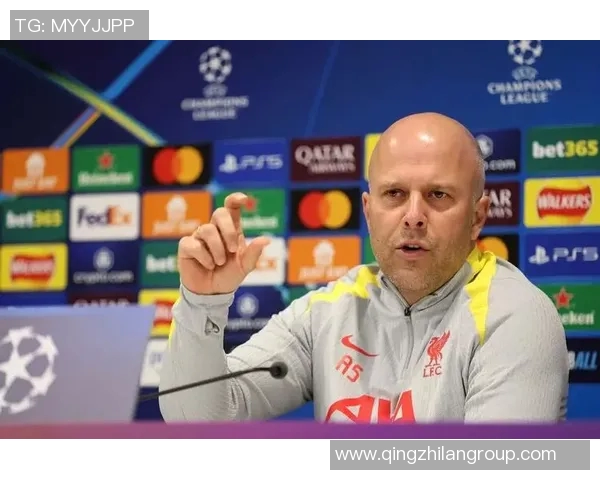 红军主帅斯洛特携家人畅游迪拜享受难得假期 红军主帅斯洛特携家人畅游迪拜享受难得假期