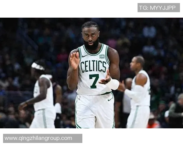 杰伦布朗因病缺席绿军客战奇才场均29分6板48助的表现引关注 杰伦布朗因病缺席绿军客战奇才场均29分6板48助的表现引关注