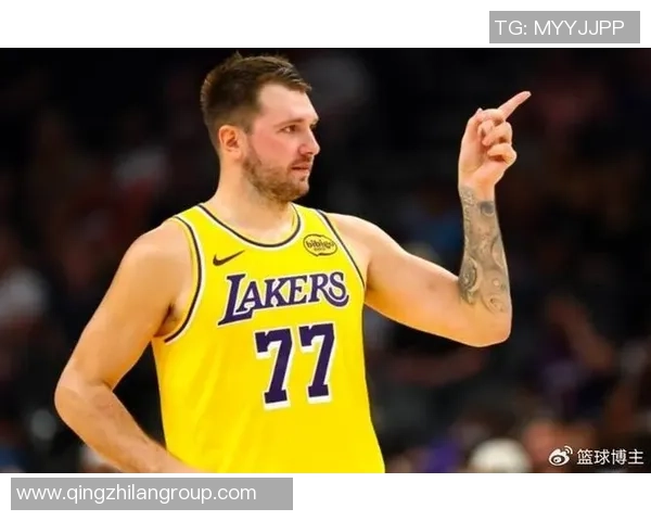 米勒质疑东契奇防守态度为何不积极协防只会摆手表示无奈