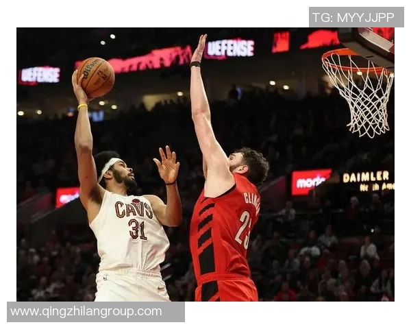 阿伦轻松发挥12投7中贡献20分7篮板2助攻1抢断展现出色状态