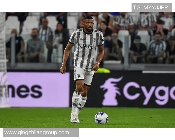 布雷默庆祝百场里程碑感谢尤文大家庭的支持与陪伴 布雷默庆祝百场里程碑感谢尤文大家庭的支持与陪伴