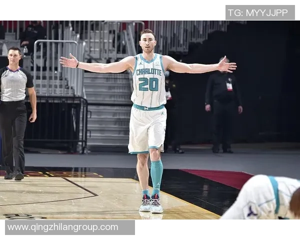 杰基杨全能表现助球队获胜20投10中砍下32分4篮板10助攻1抢断