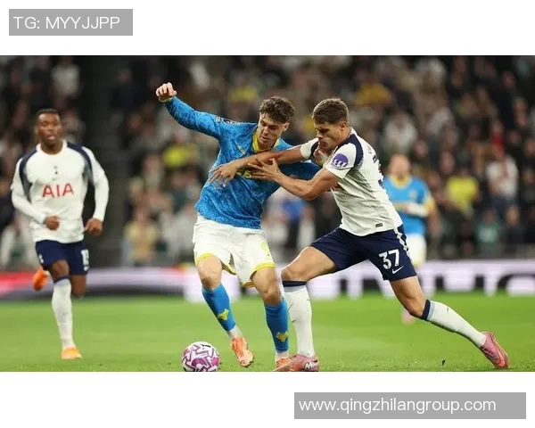 英超激战正酣曼联追平切尔西狼队仍无胜绩垫底 英超激战正酣曼联追平切尔西狼队仍无胜绩垫底